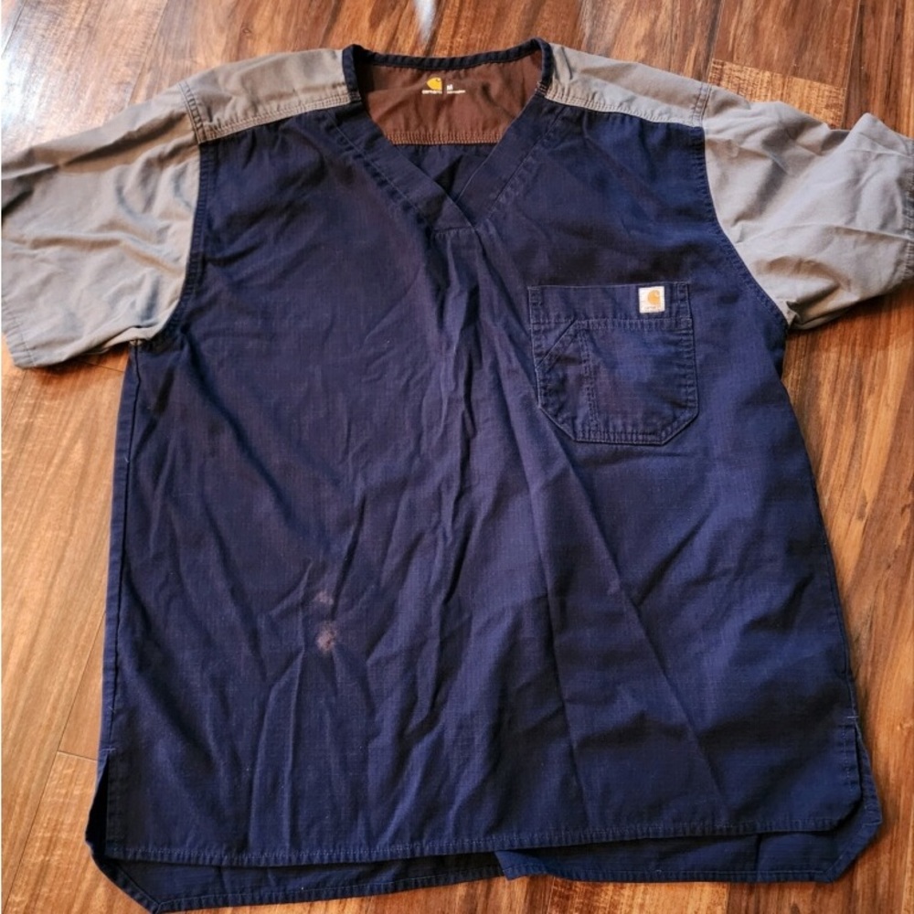 Carhartt two navy medium tops and one navy medium pants
